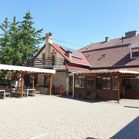 Nadasdi Haz 4*
