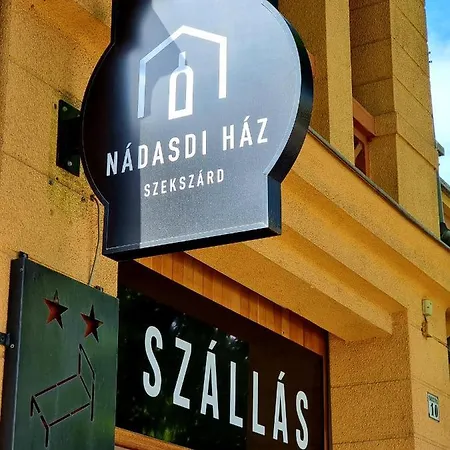 ベッド・アンド・ブレックファスト Nadasdi Haz 4*