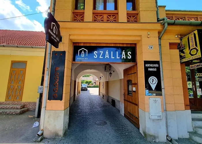 Bed & Breakfast Nádasdi Ház 4*