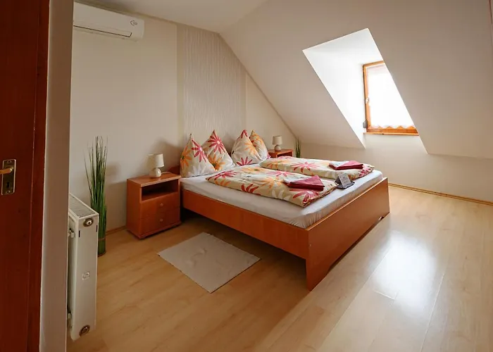 Bed & Breakfast Nádasdi Ház 4*